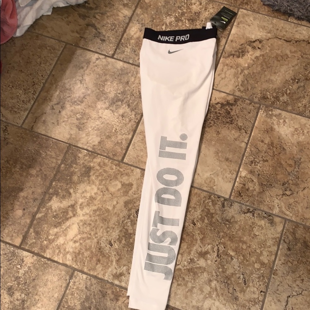 🔥Brand New With Tag Nike Pro Women’s Pants
